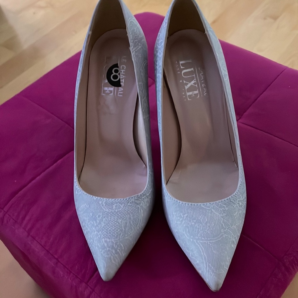 Le chateau Luxe Italian made pumps